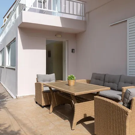 Rhodes Garden Retreat * Rhodes City