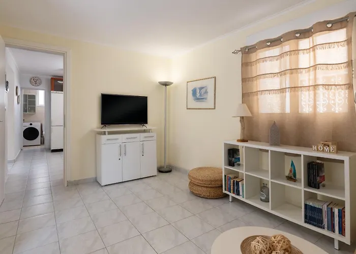 بيت للعطل Rhodes Garden Retreat *